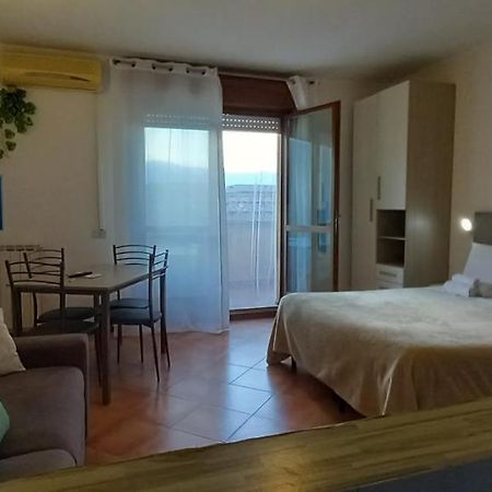 Alloggio Turistico A Via Modugno Vitinia Экстерьер фото