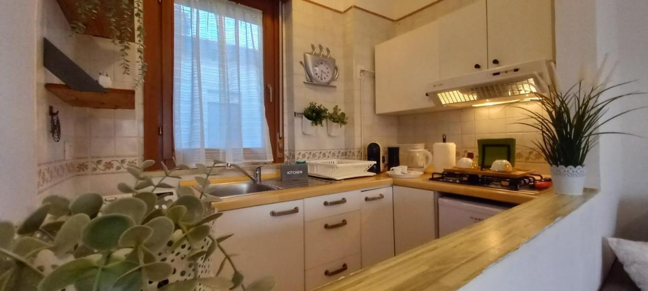 Alloggio Turistico A Via Modugno Vitinia Экстерьер фото