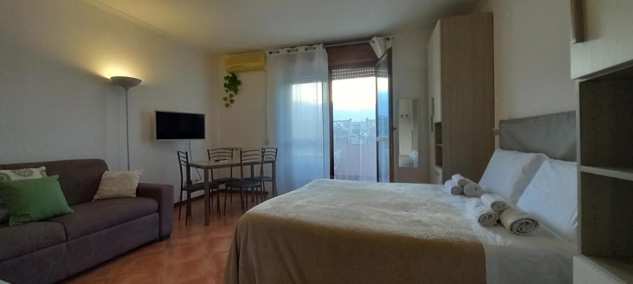 Alloggio Turistico A Via Modugno Vitinia Экстерьер фото